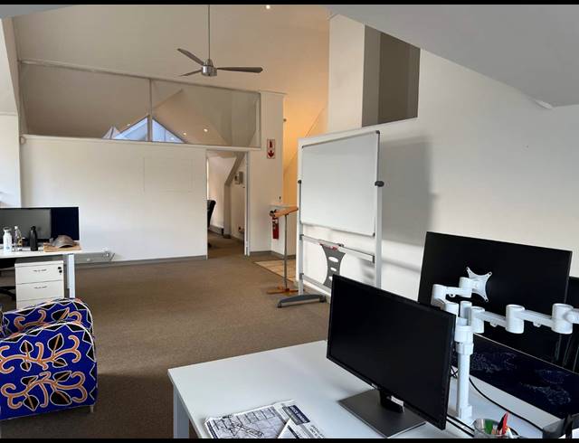 85M² OFFICE RENTED IN WESTLAKE